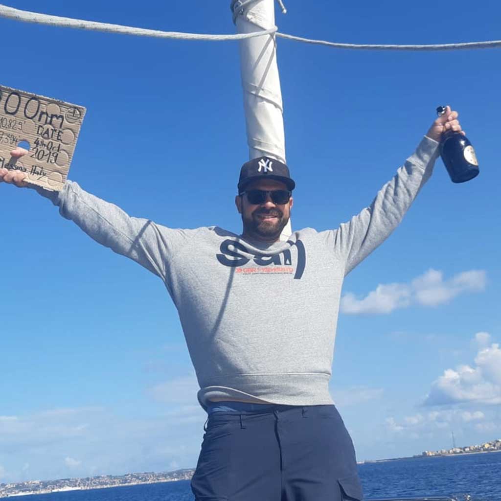 Remo celebrating his 1'000 nm